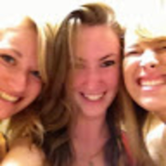 Meet your Posher, Dani - Picture 1 of 1